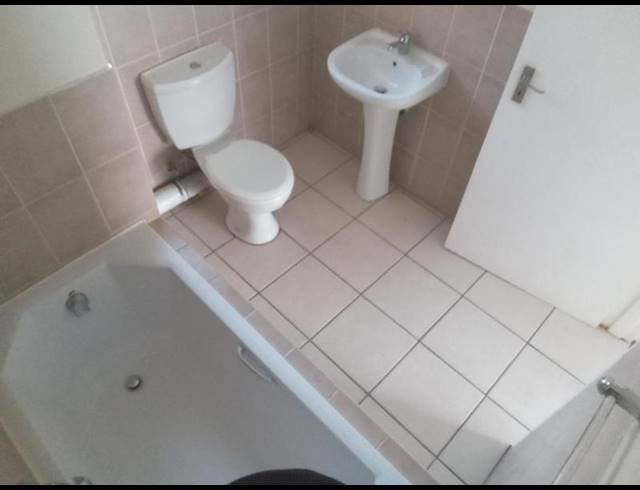 2 BEDROOM PROPERTY TO RENT IN KOSMOSDAL